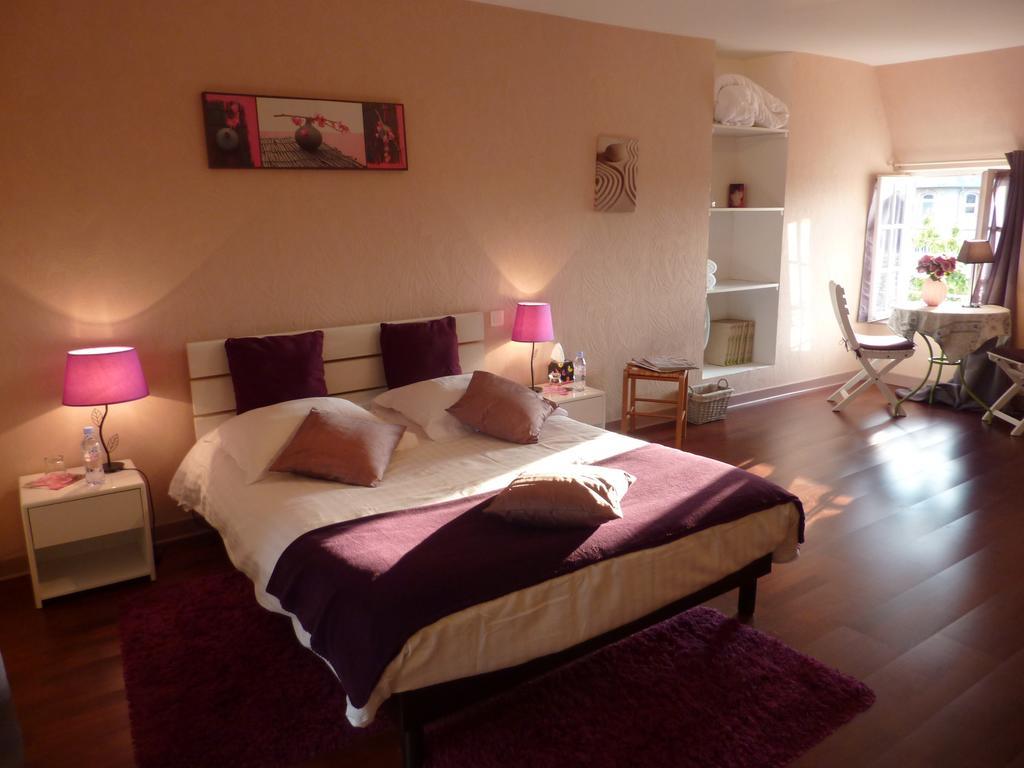 Maison D'Hotes Les Belles De Mai Pontorson Room photo