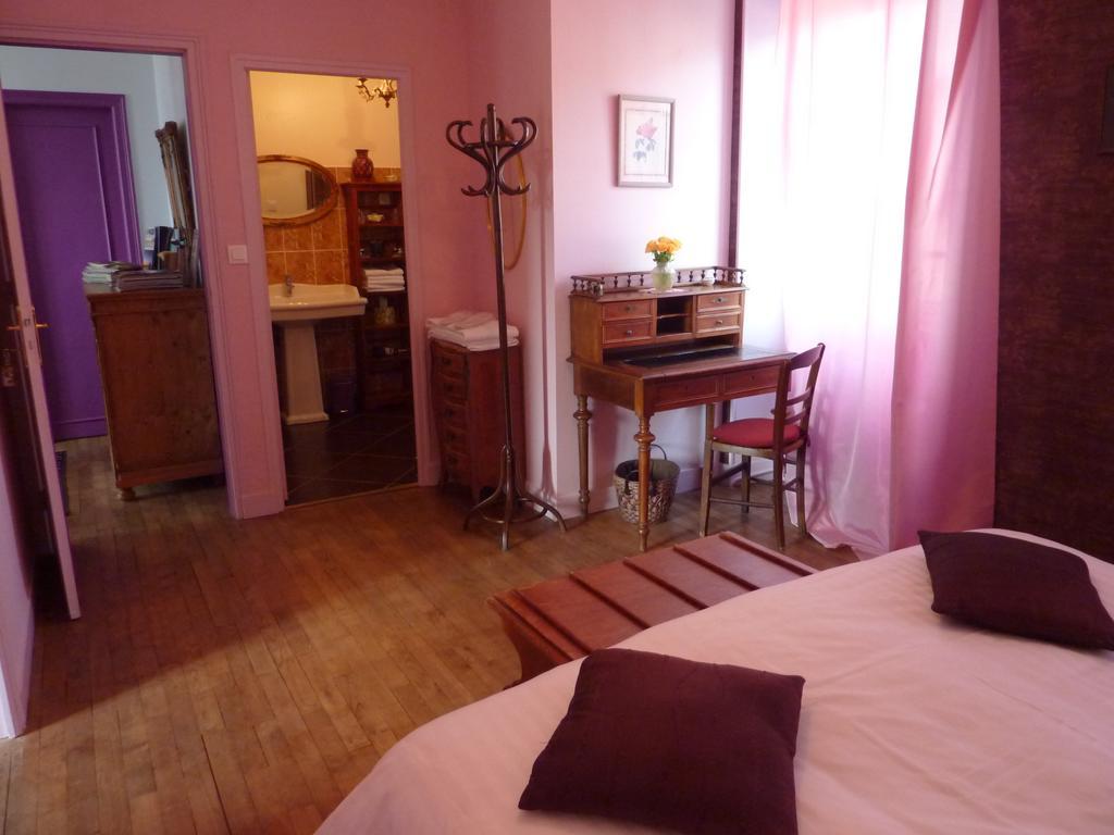 Maison D'Hotes Les Belles De Mai Pontorson Room photo